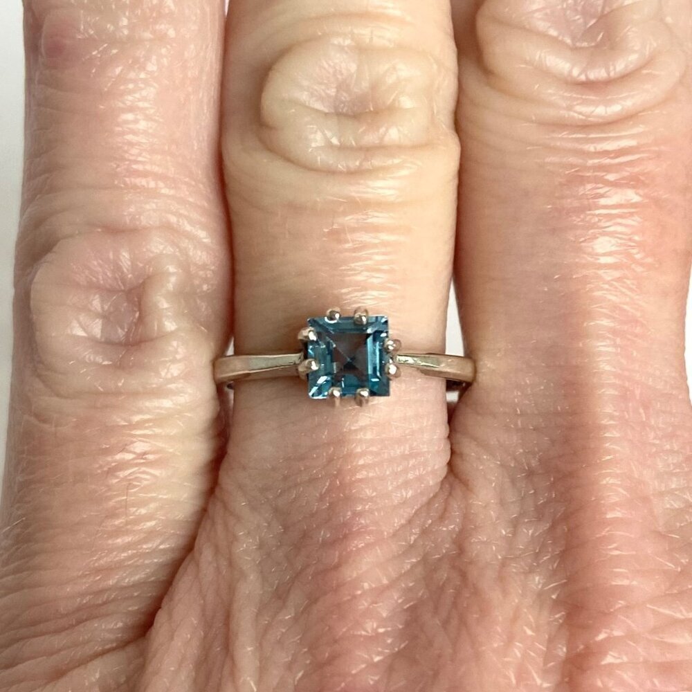 Sterling Silver 925 Claw Prong Set Square Blue Topaz Solitaire Ring Sz 6.25